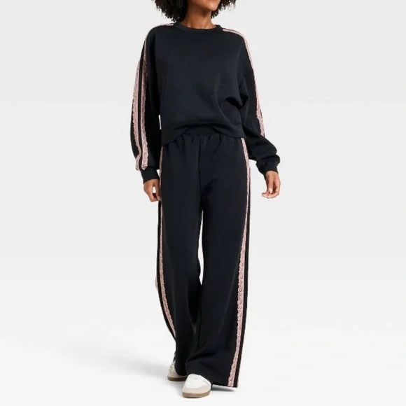 All in Motion Black Joggers with Pink Lace Trim AND Sweatshirt. 2 pieces! - Picture 2 of 2